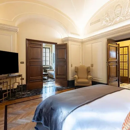 Apartment Casa Aurea By Burghesius Rome